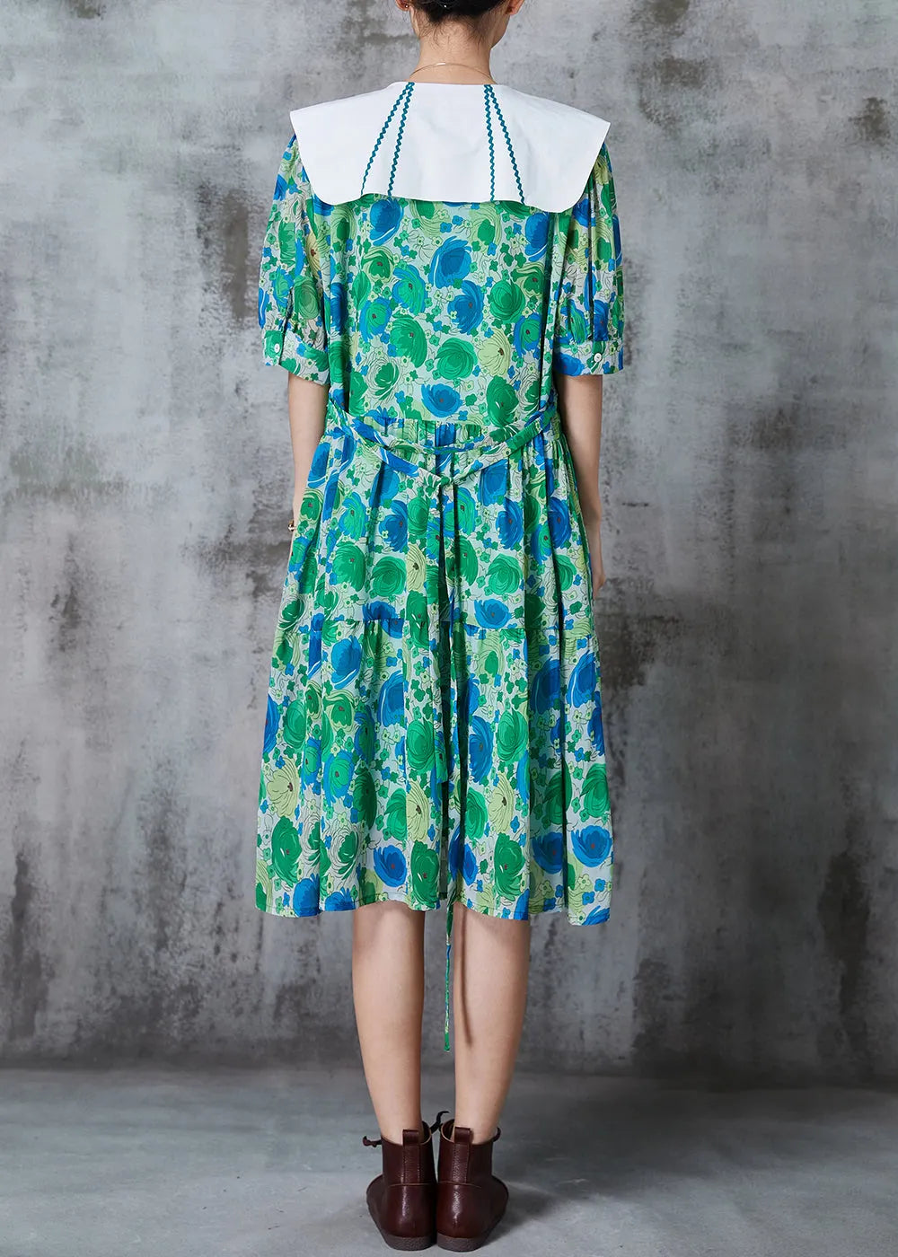 Classic Vintage Dress with a Flattering Fit