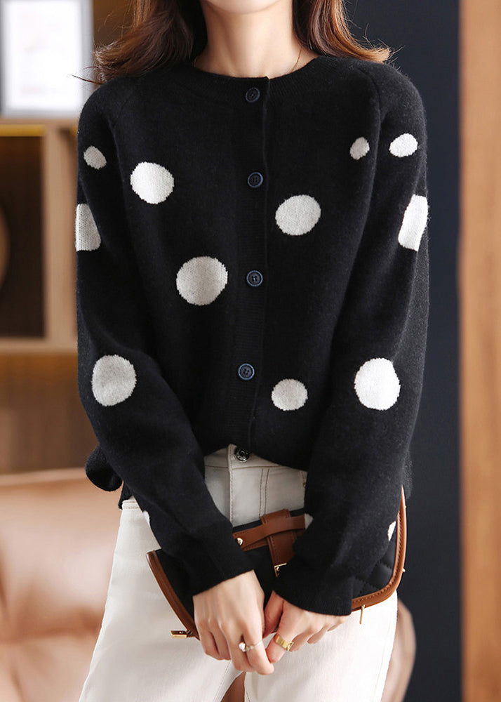 Well Tailored Coat with a Graceful Silhouette