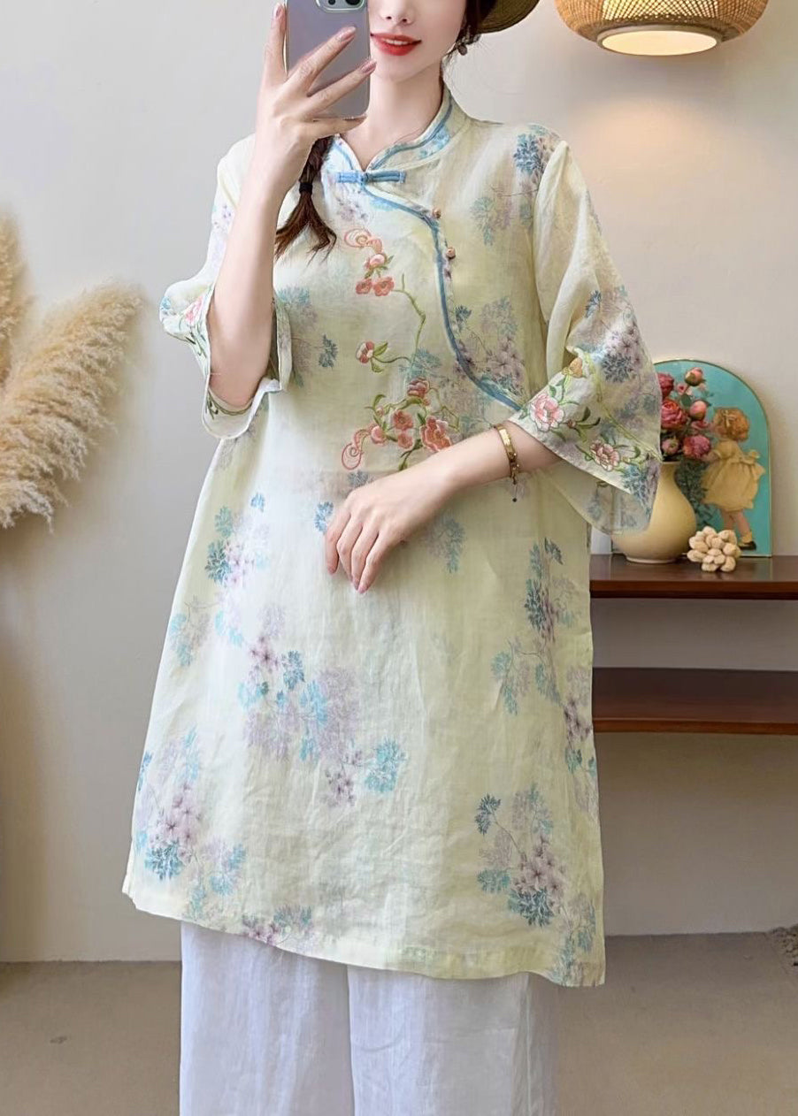 Beautifully Crafted Blouse in a Classic Style