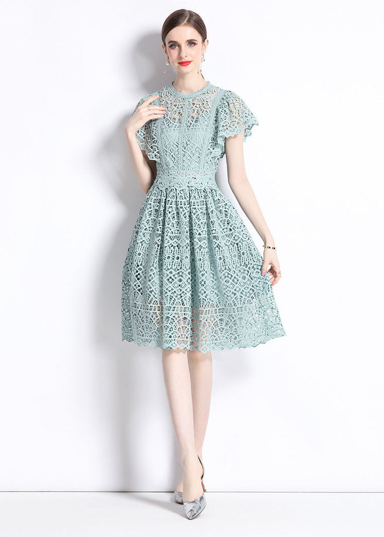 Beautifully Finished Dress in a Timeless Design
