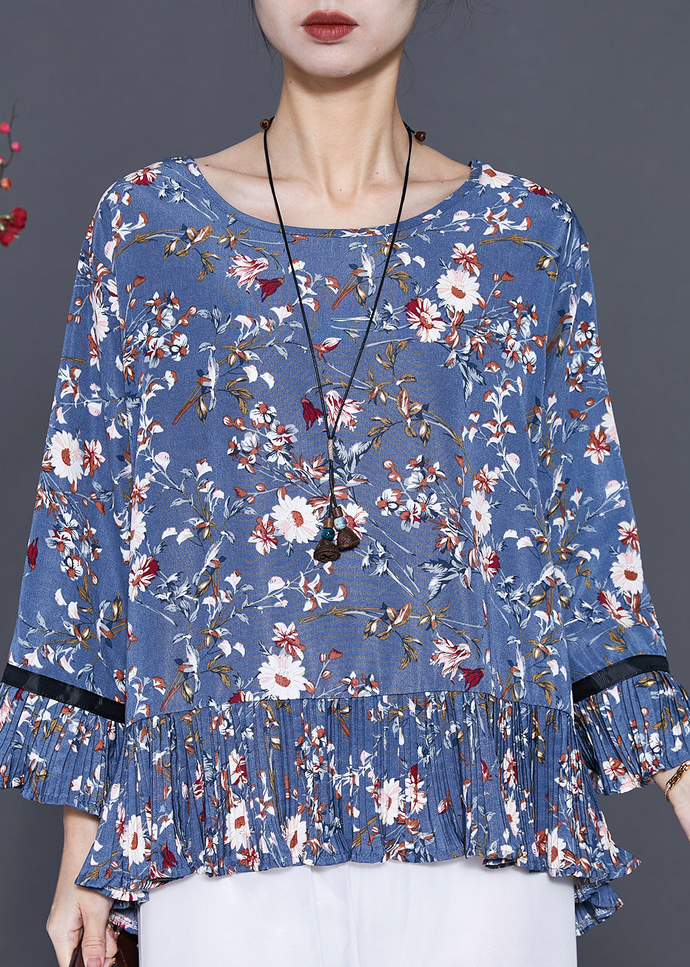 Sophisticated Blouse with a Clean Classic Look