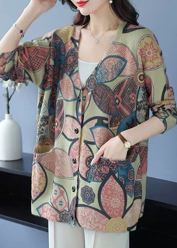 Well Tailored Coat with a Graceful Silhouette
