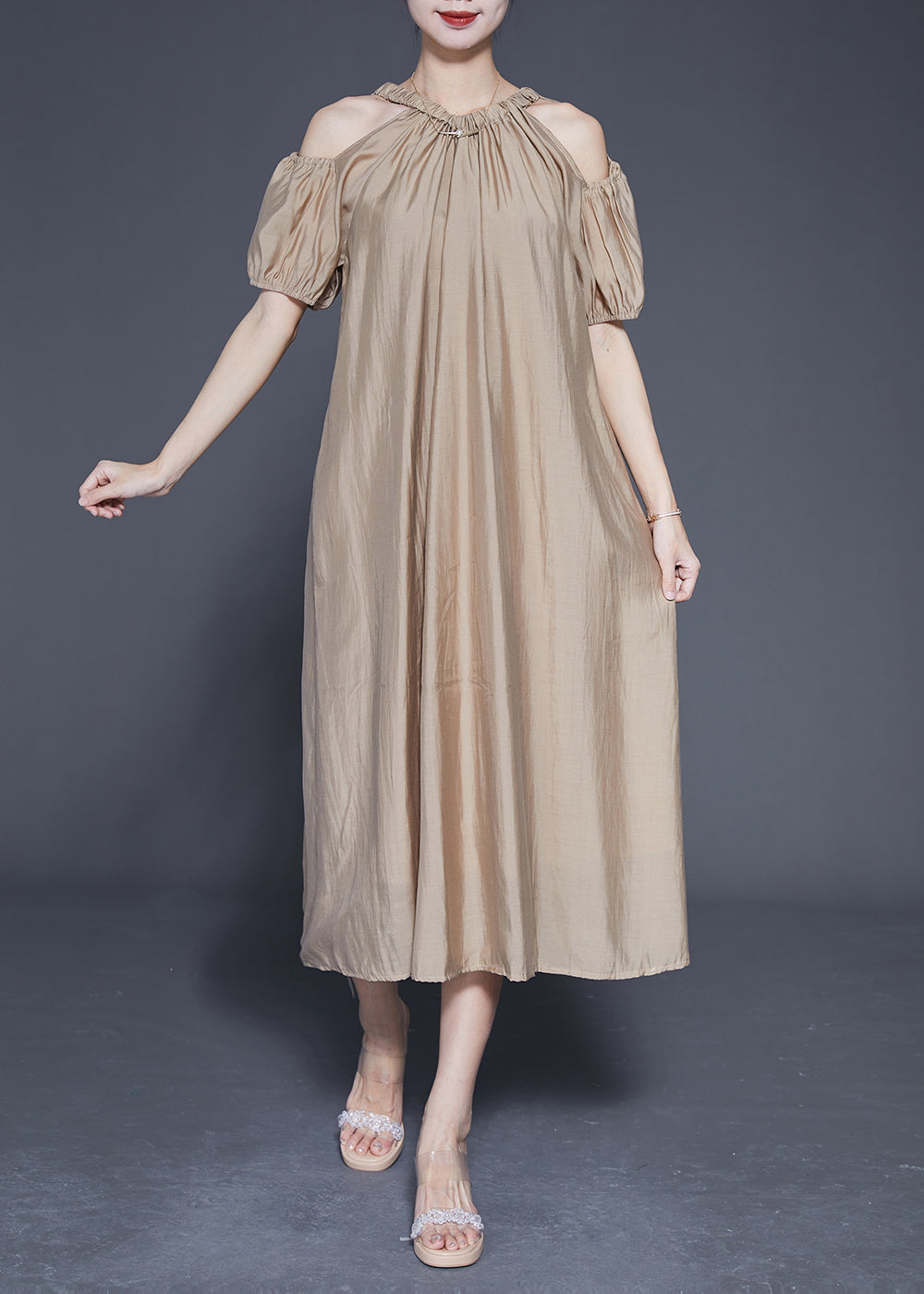 Well Tailored Dress with a Graceful Silhouette