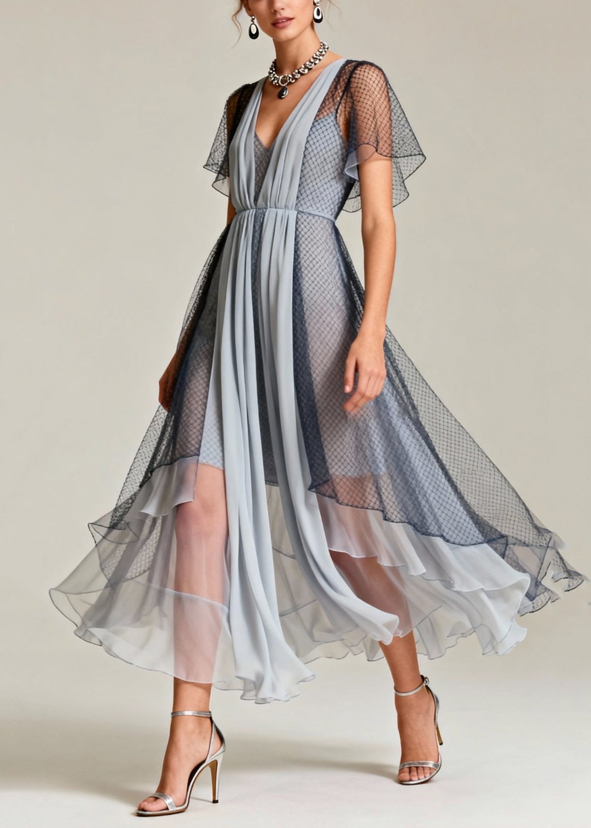 Well Tailored Dress with a Graceful Silhouette
