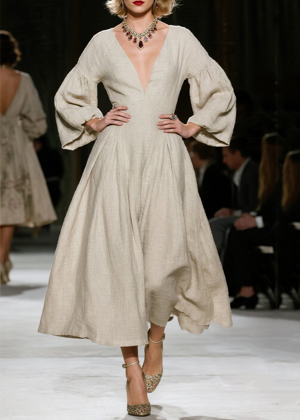 Well Tailored Dress with a Graceful Silhouette