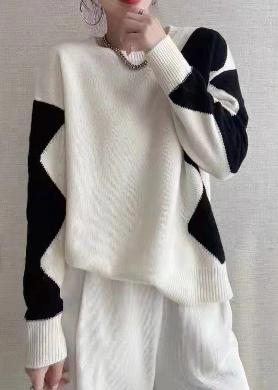 Effortlessly Elegant Sweater with a Timeless Design