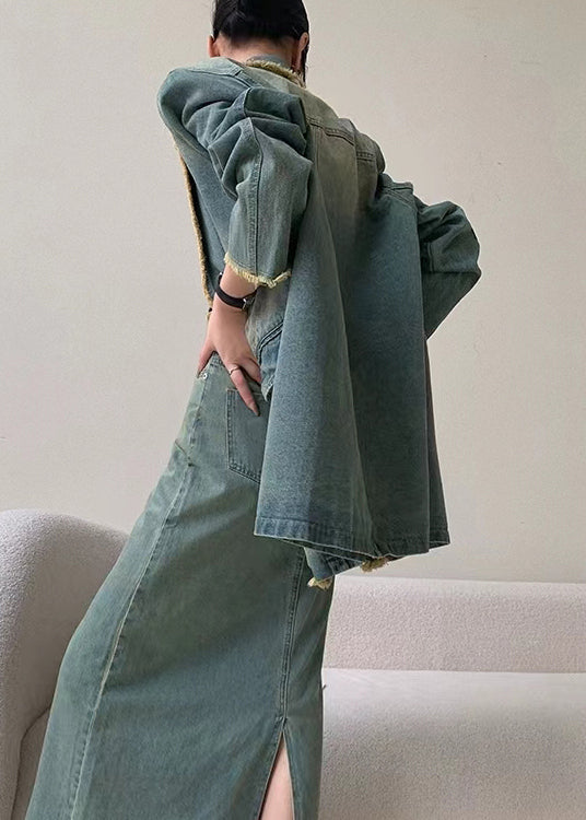 Well Tailored Coat with a Graceful Silhouette