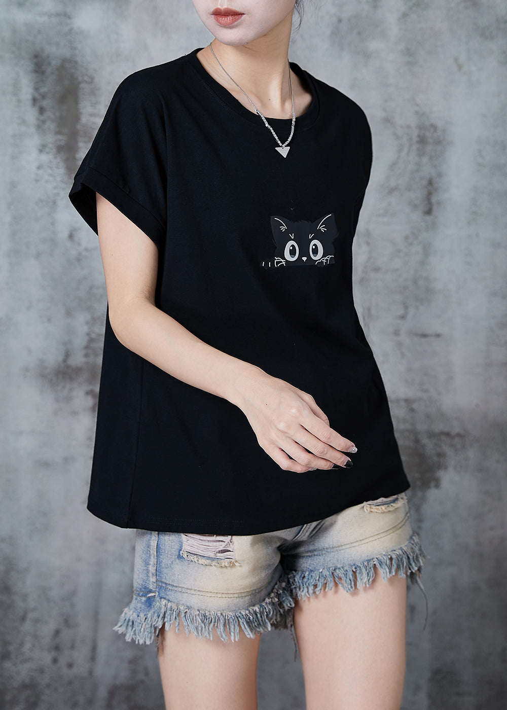 Effortlessly Elegant Top with a Timeless Design