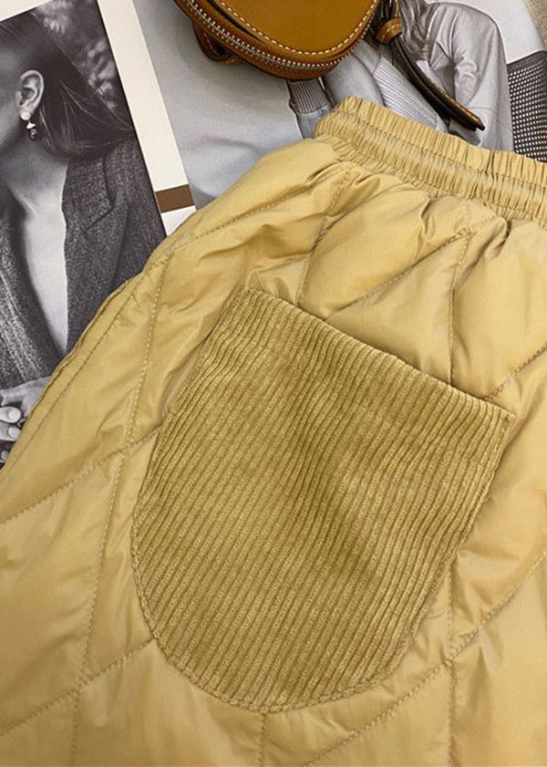 Effortlessly Elegant Pants with a Timeless Design