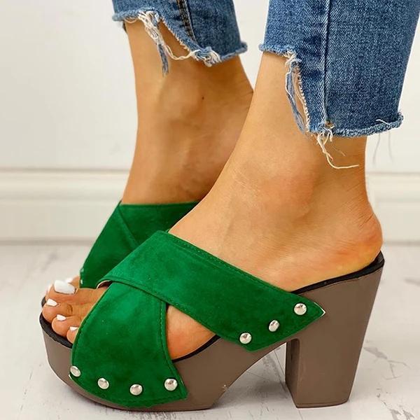 Graceful Orthopedic Sandals for Modern Look