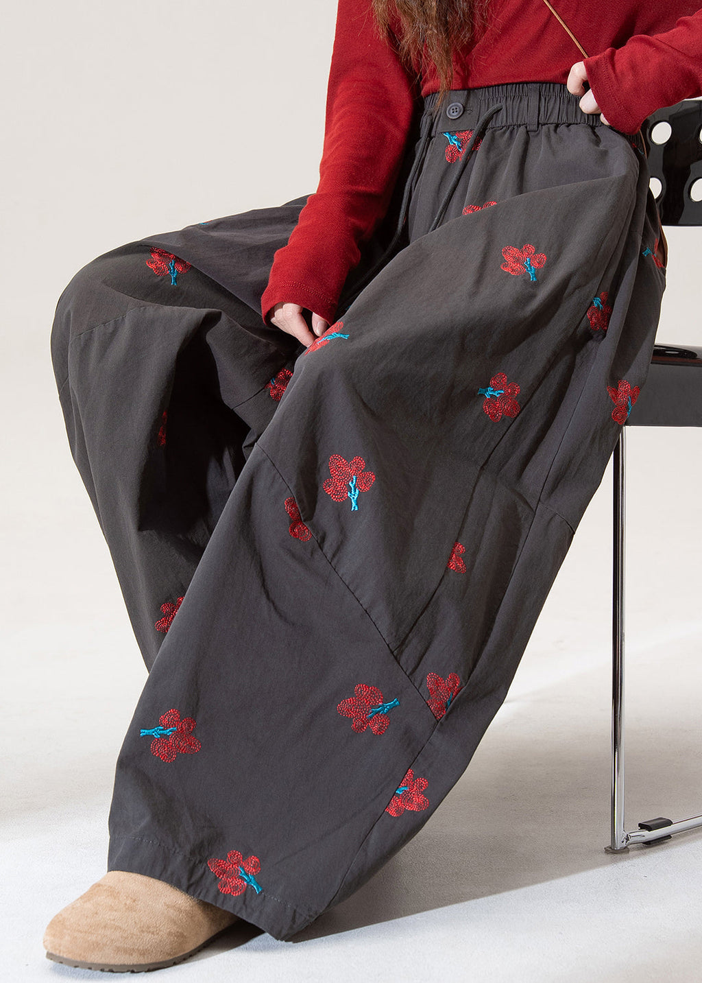 Well Tailored Pants with a Graceful Silhouette