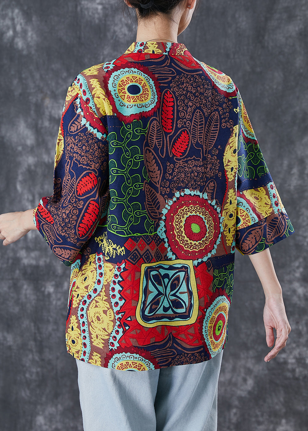 Well Tailored Blouse with a Graceful Silhouette