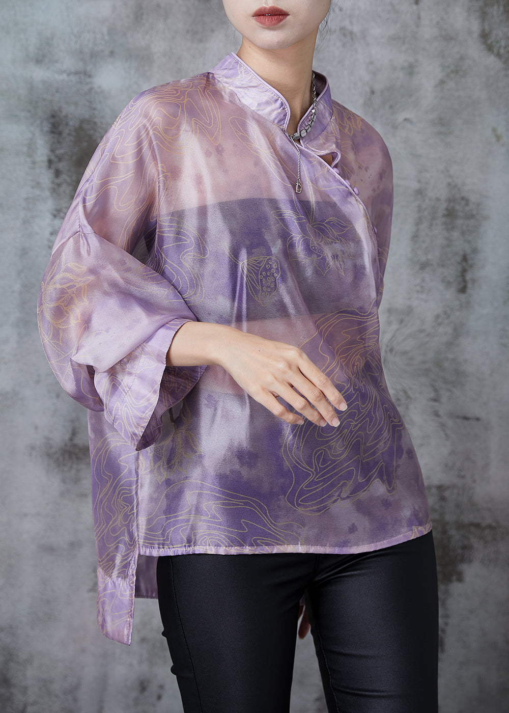 Beautifully Crafted Blouse in a Classic Style