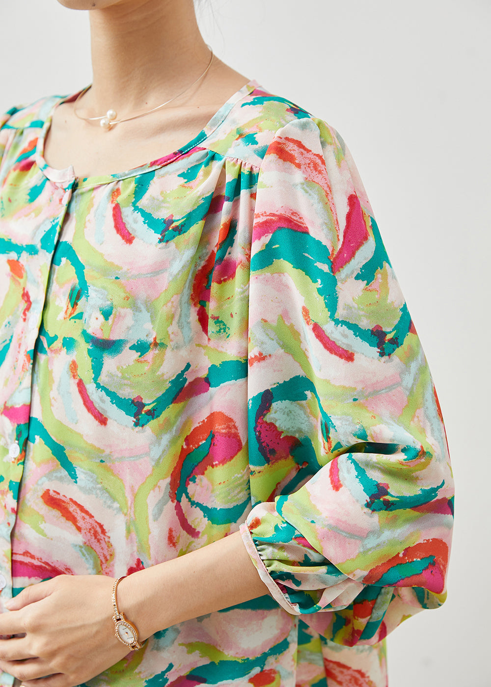Classic Vintage Blouse with a Flattering Fit