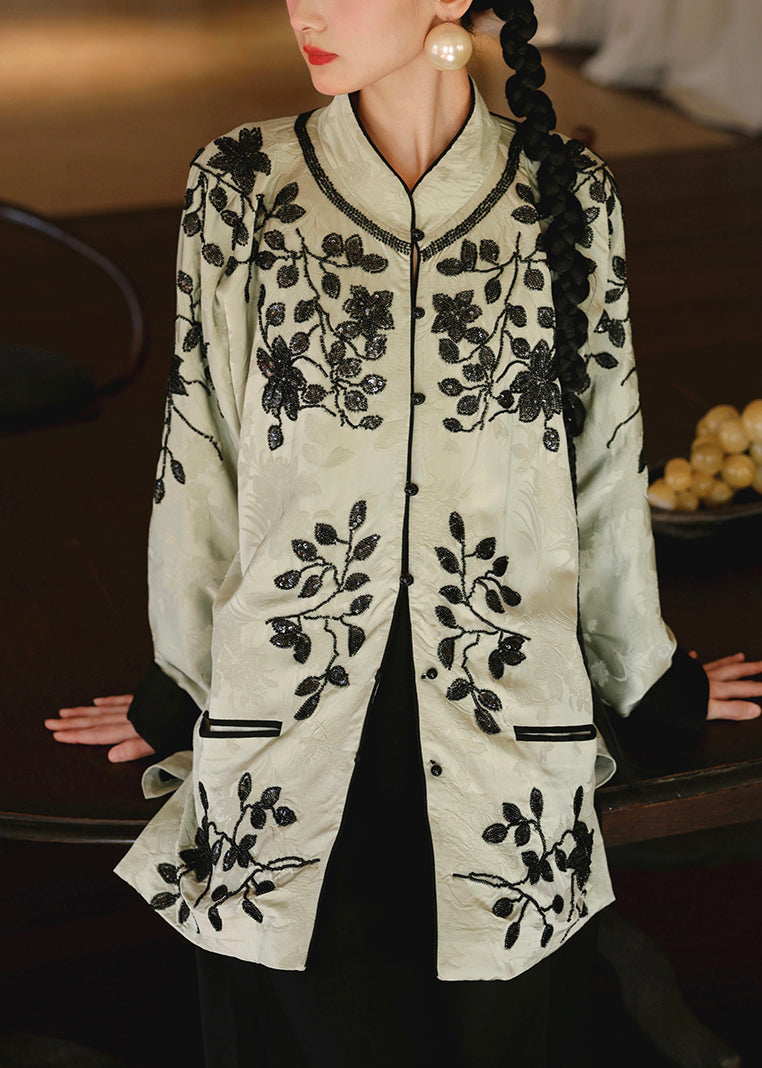 Effortlessly Elegant Coat with a Timeless Design