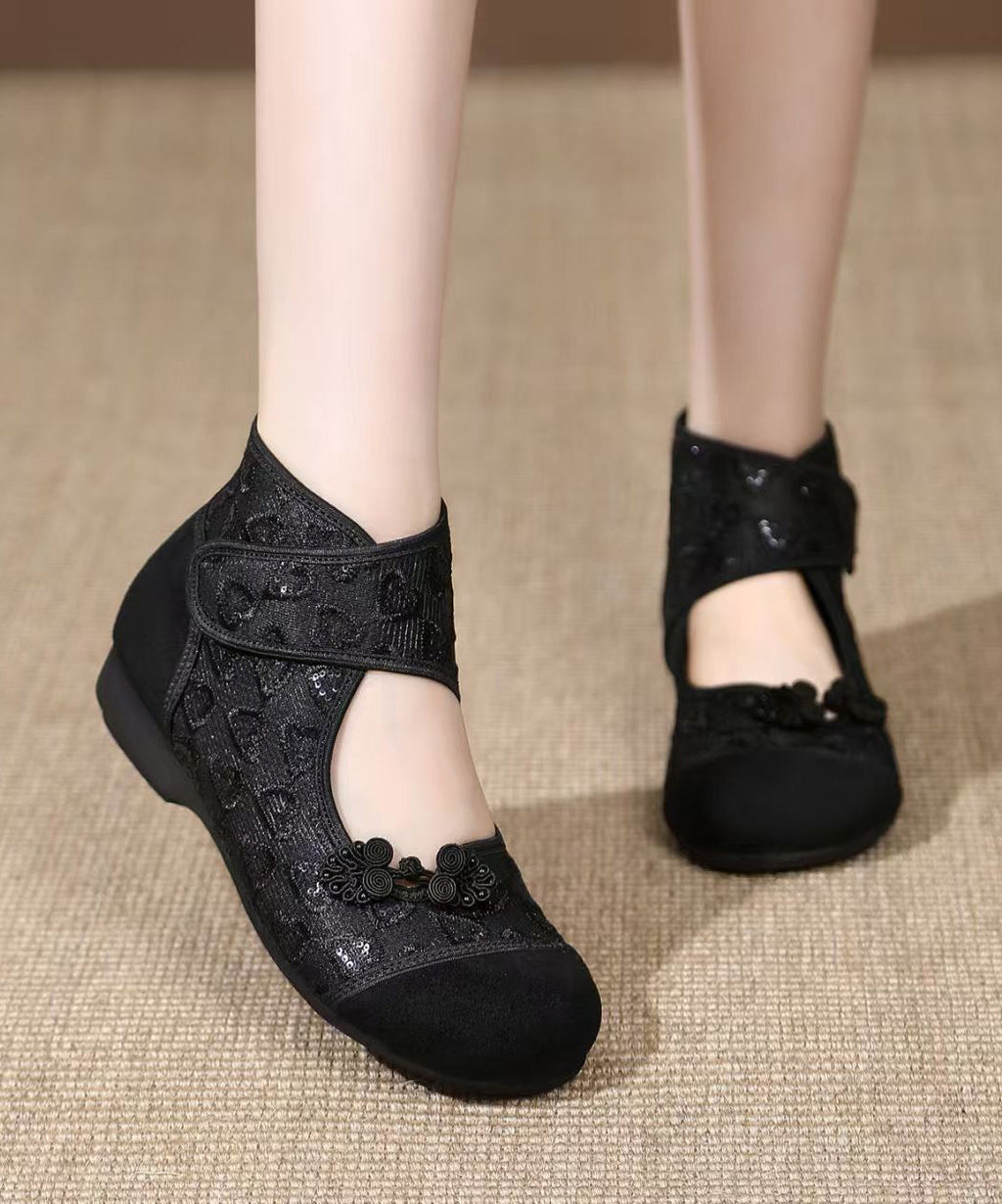 Graceful Orthopedic Shoes for Modern Look