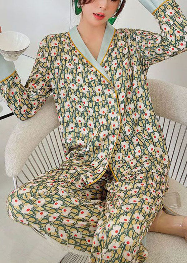 Casually Elegant Garment with a Refined Edge
