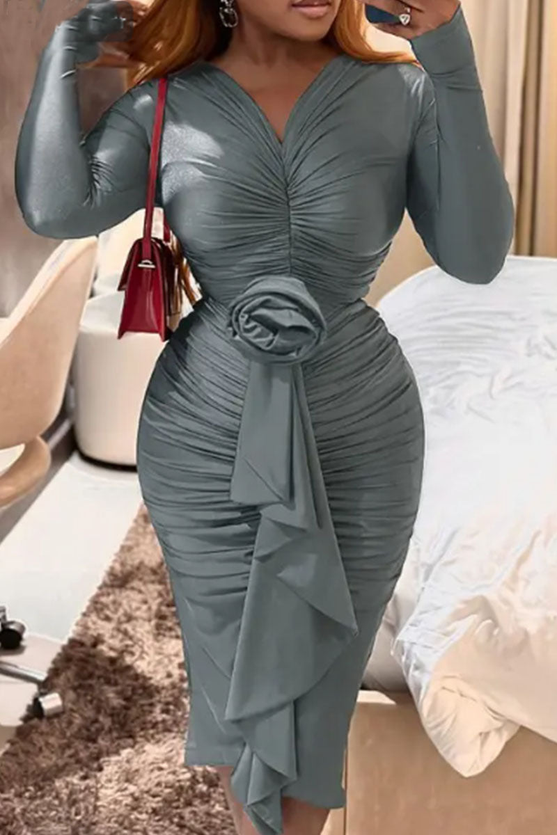 Well Tailored Dress with a Graceful Silhouette