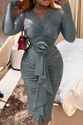 Well Tailored Dress with a Graceful Silhouette