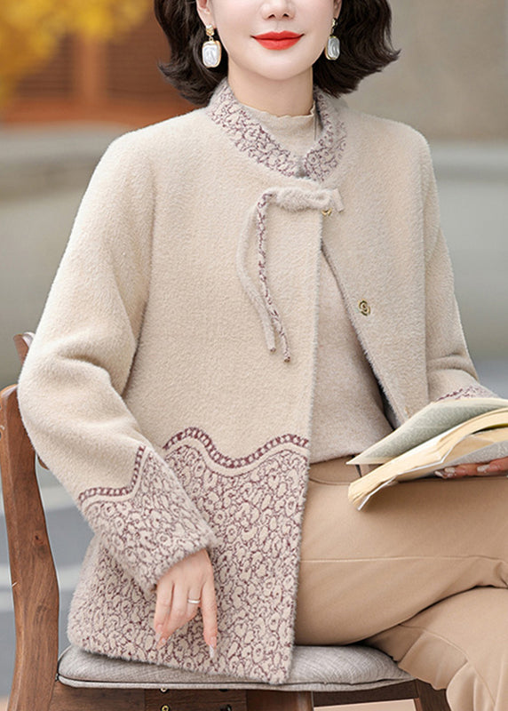 Beautifully Finished Coat in a Timeless Design