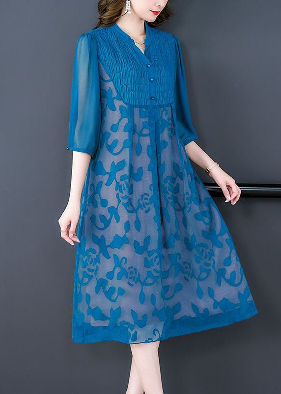 Well Tailored Dress with a Graceful Silhouette