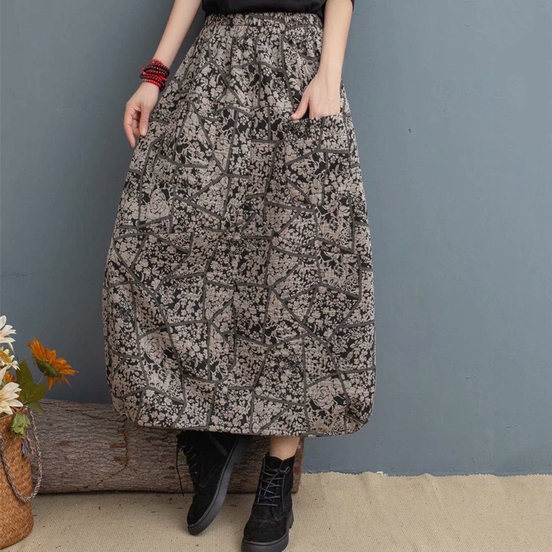 Effortlessly Elegant Garment with a Timeless Design