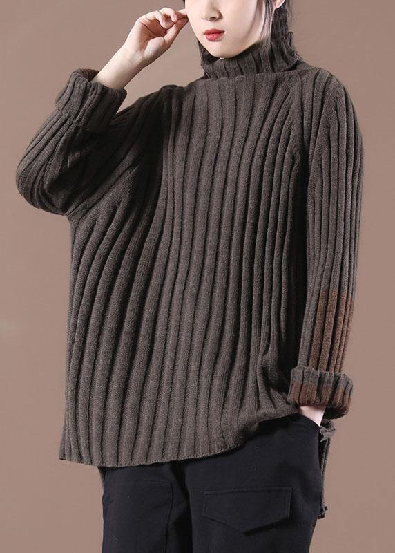 Well Tailored Sweater with a Graceful Silhouette