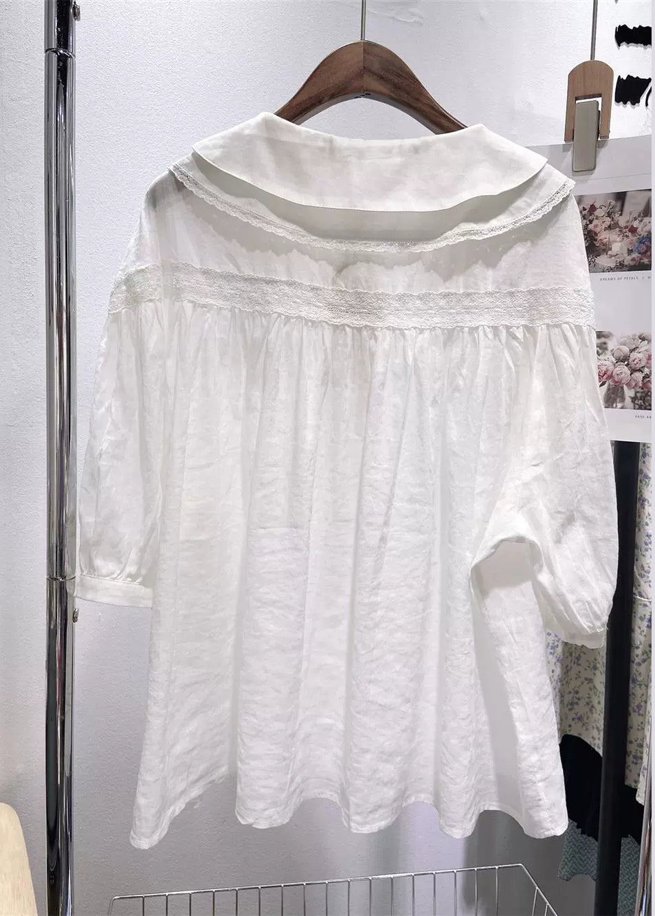 Beautifully Crafted Blouse in a Classic Style