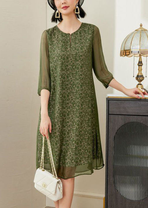 Well Tailored Dress with a Graceful Silhouette