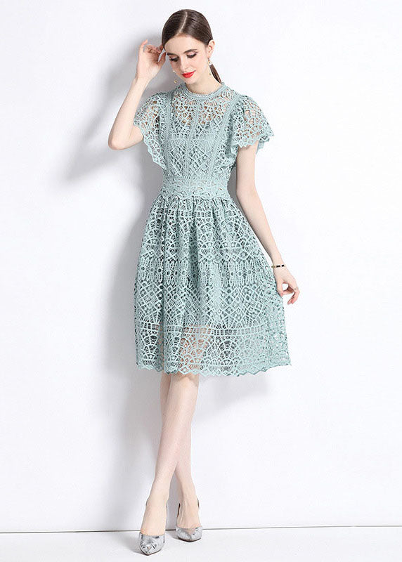 Beautifully Finished Dress in a Timeless Design