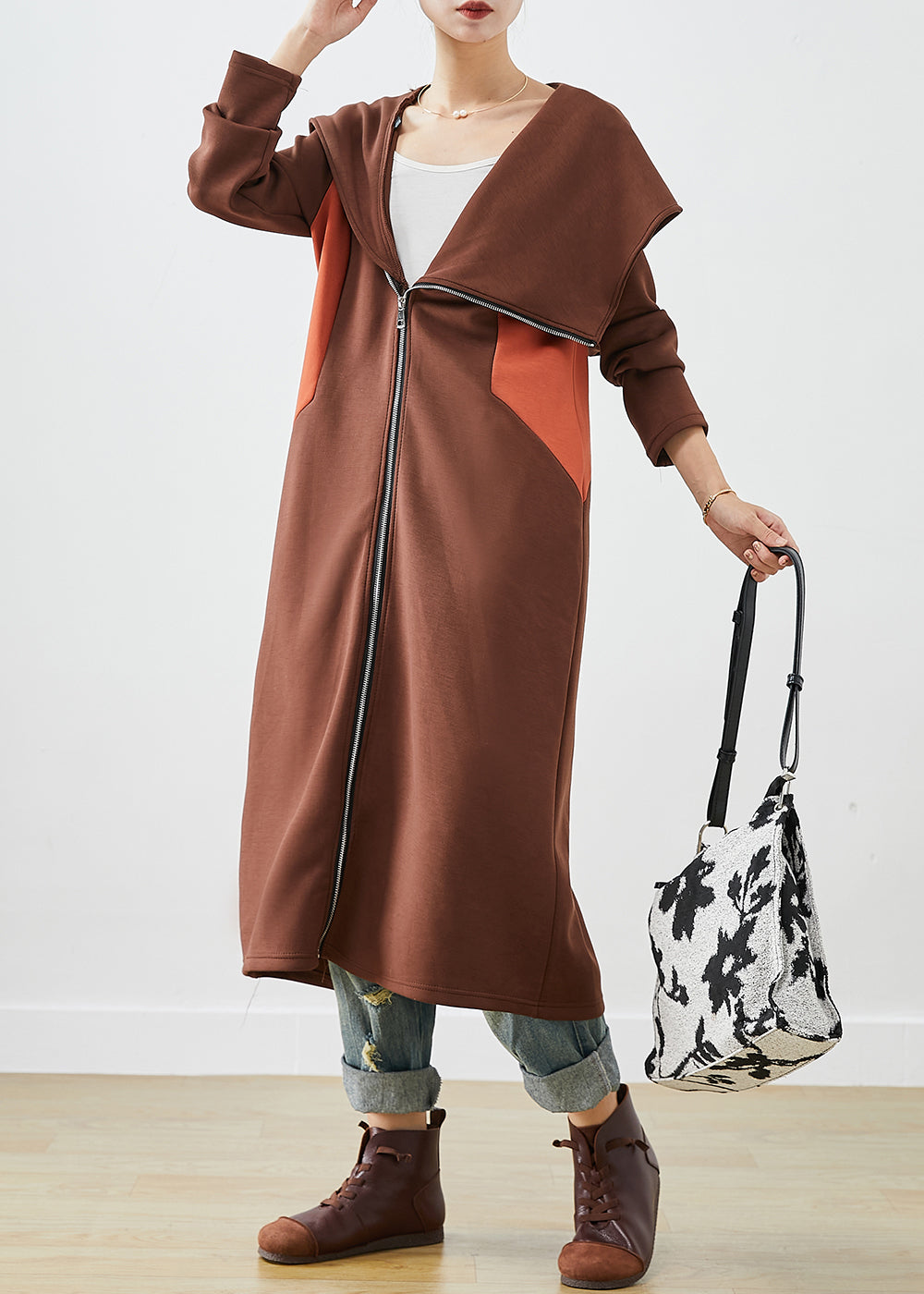 Well Tailored Coat with a Graceful Silhouette