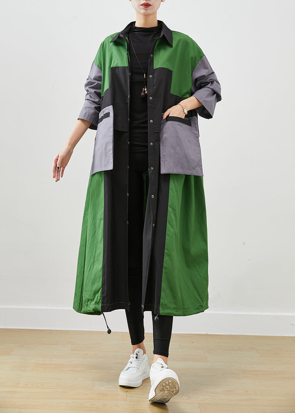 Well Tailored Coat with a Graceful Silhouette