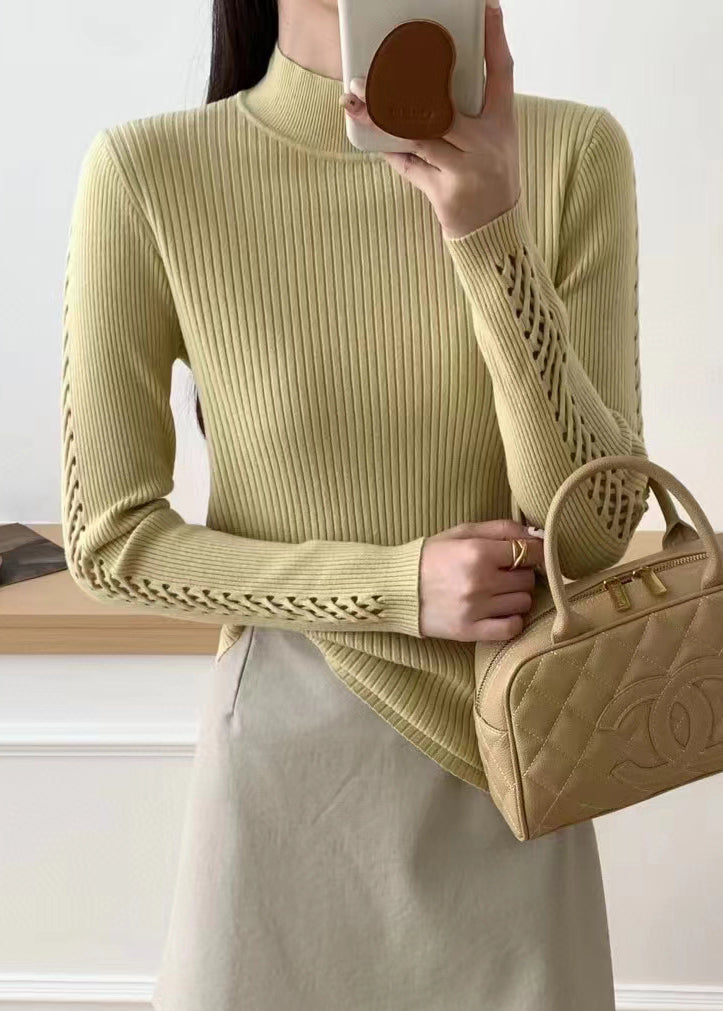 Well Tailored Sweater with a Graceful Silhouette