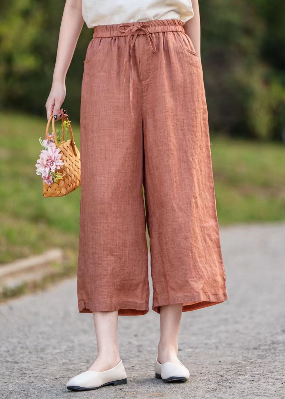 Elegantly Styled Pants for Everyday Wear