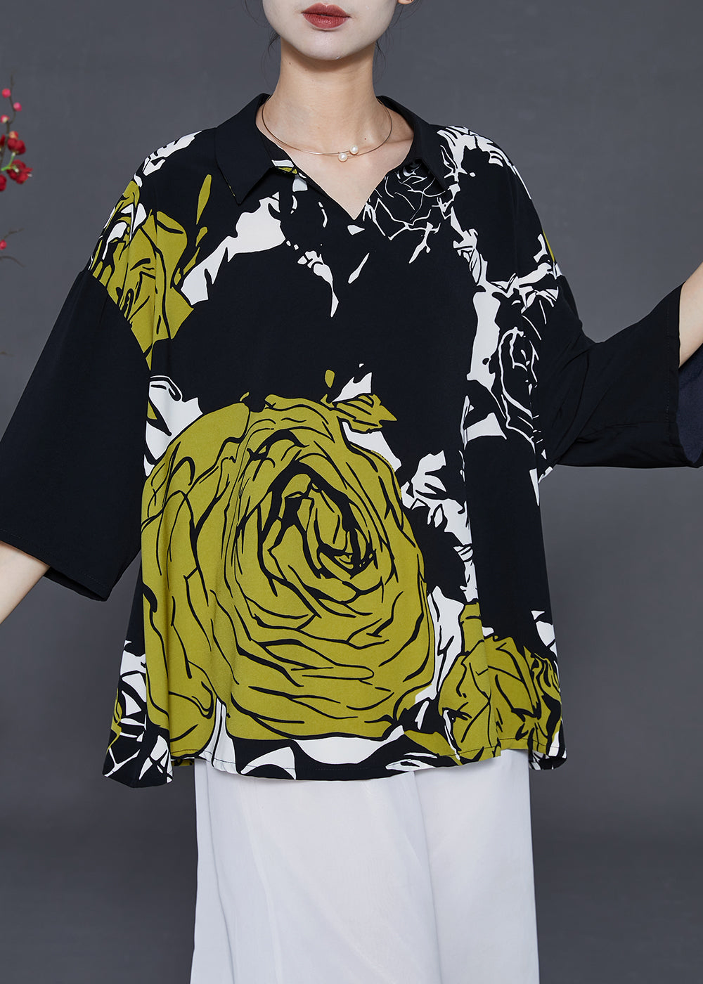Sophisticated Blouse with a Clean Classic Look