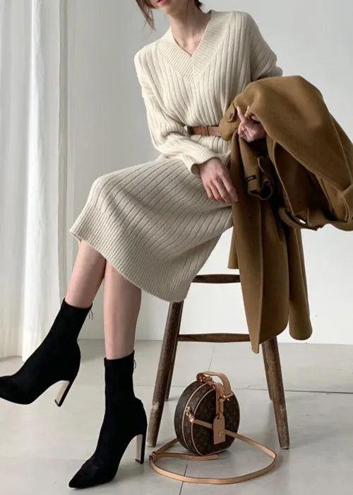 Classic Vintage Dress with a Flattering Fit