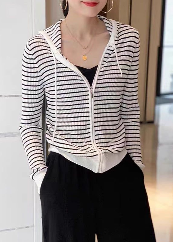 Well Tailored Cardigan with a Graceful Silhouette