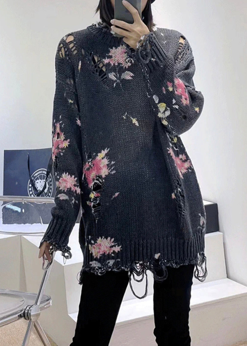 Well Tailored Sweater with a Graceful Silhouette