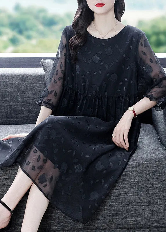 Well Tailored Dress with a Graceful Silhouette