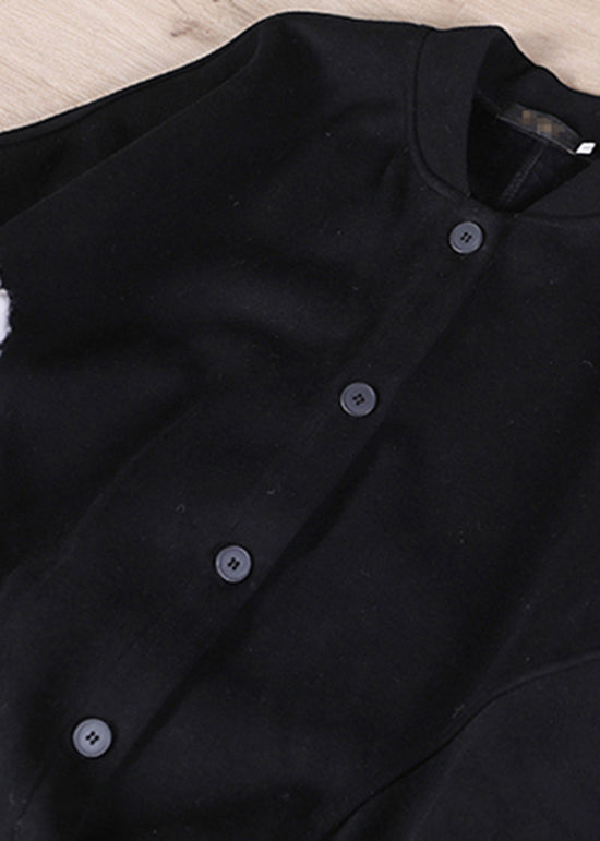 Well Tailored Coat with a Graceful Silhouette