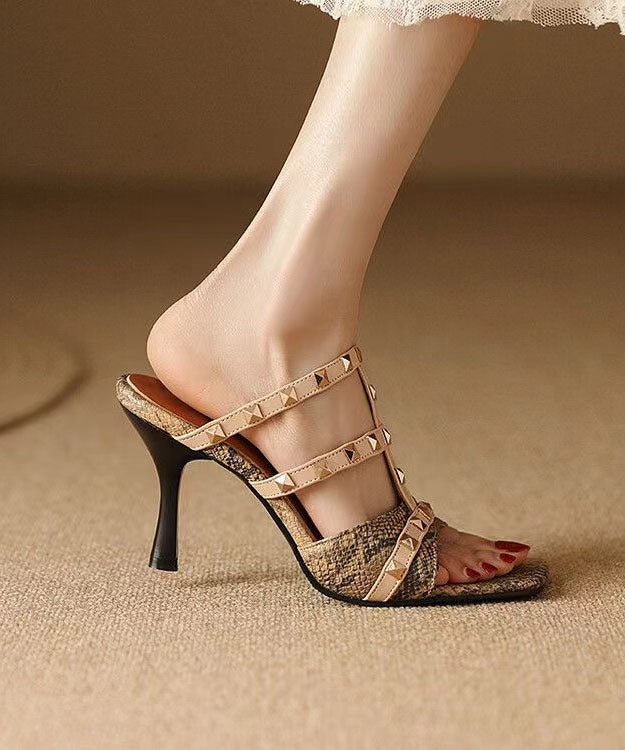 Graceful Orthopedic Sandals for Modern Look