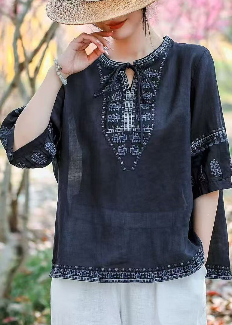 Sophisticated Blouse with a Clean Classic Look