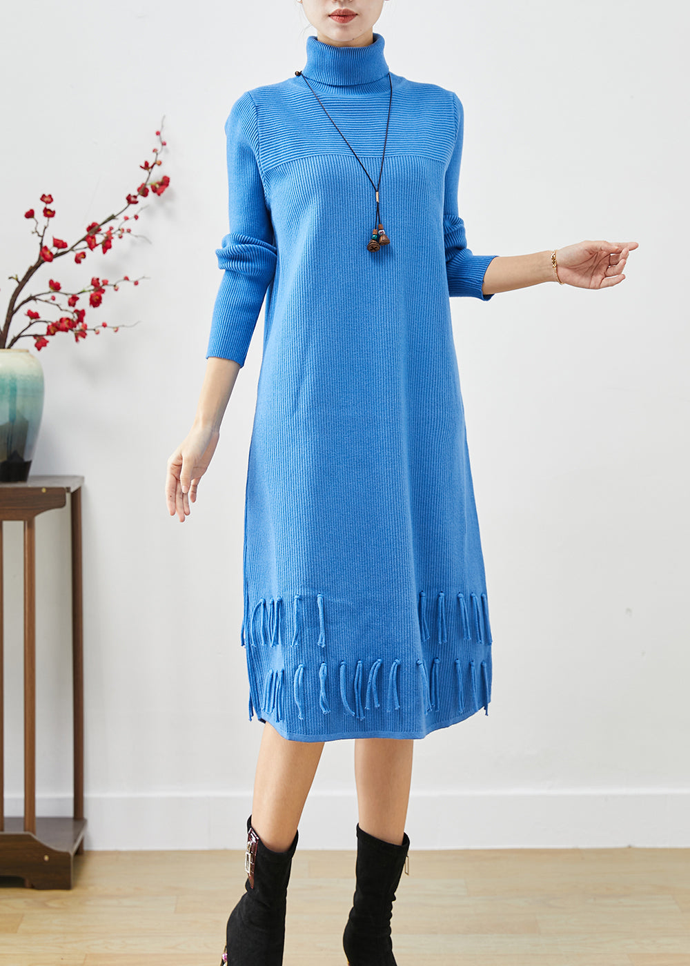 Beautifully Finished Dress in a Timeless Design