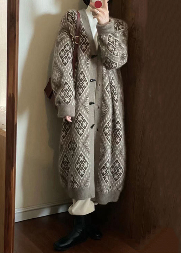 Classic Vintage Cardigan with a Flattering Fit