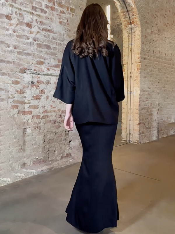Beautifully Crafted Blouse in a Classic Style