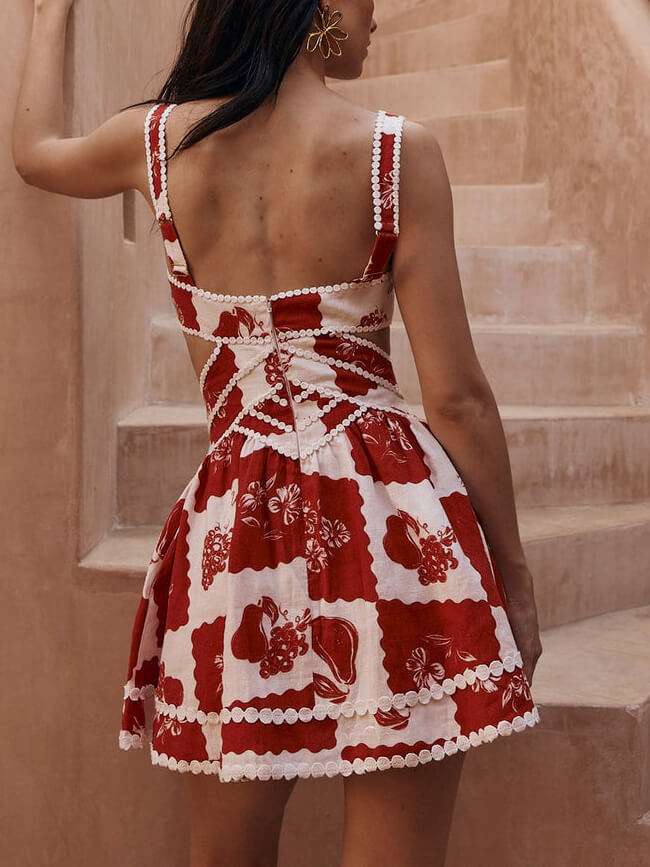 A Vintage Style Dress with Delicate Timeless Details