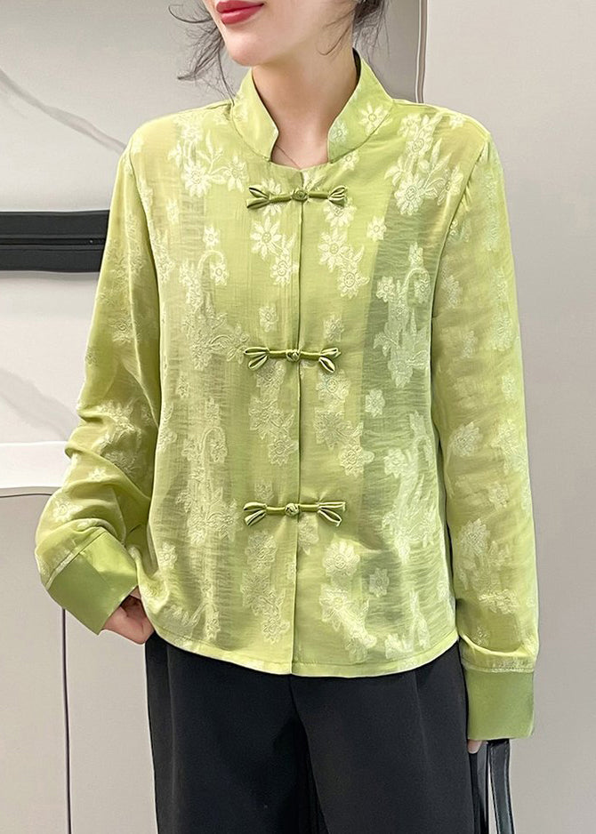 Classic Vintage Blouse with a Flattering Fit