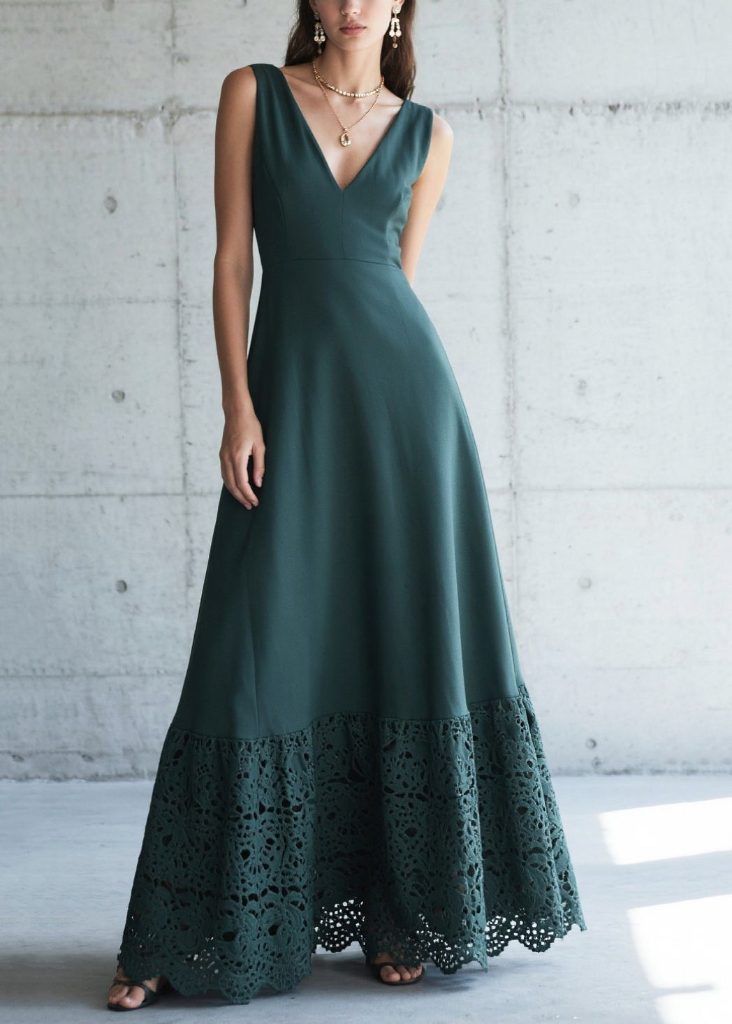 Gracefully Styled Dress for Any Occasion