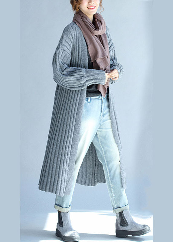 Well Tailored Cardigan with a Graceful Silhouette