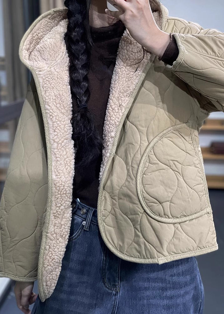 Beautifully Finished Coat in a Timeless Design